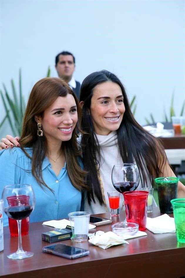 Ana Silvia Muñoz y Claudia Lazalde