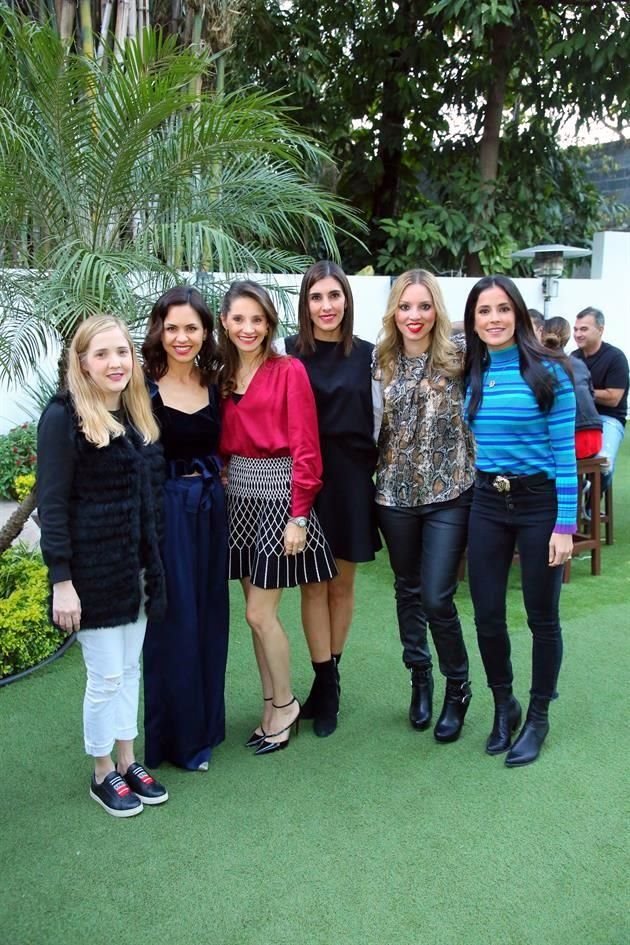 Grace Cantú, Paty Tapia, Rebeca Bernardi, Gilda Martínez, Ale de la Fuente y Ana Luisa Rodríguez