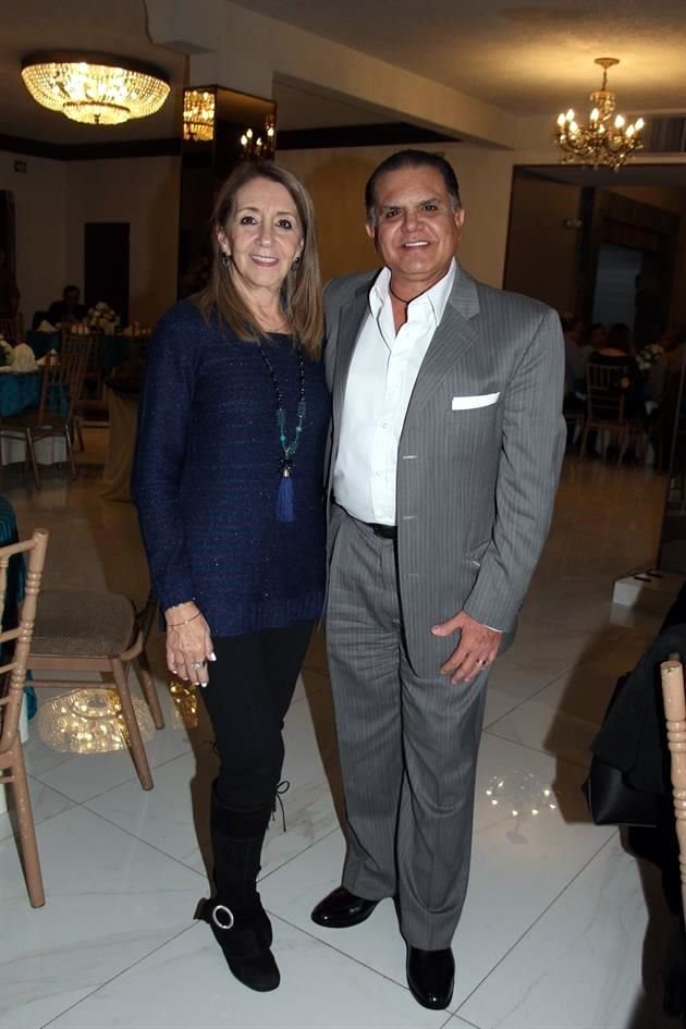 Elsa Reyes de González y Carlos González Monge