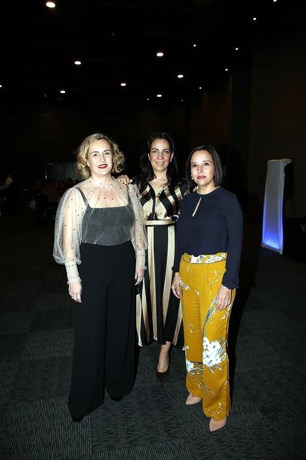 Adriana Mascareñas de González, Elena Chávez y Claudia Quiroga