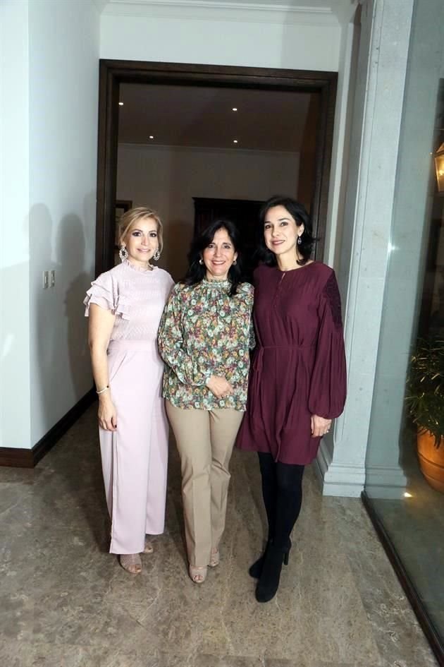 Pilar Pliego de Díaz, María Elena Fernández de Coronado y Claudia Castillo de Herrera