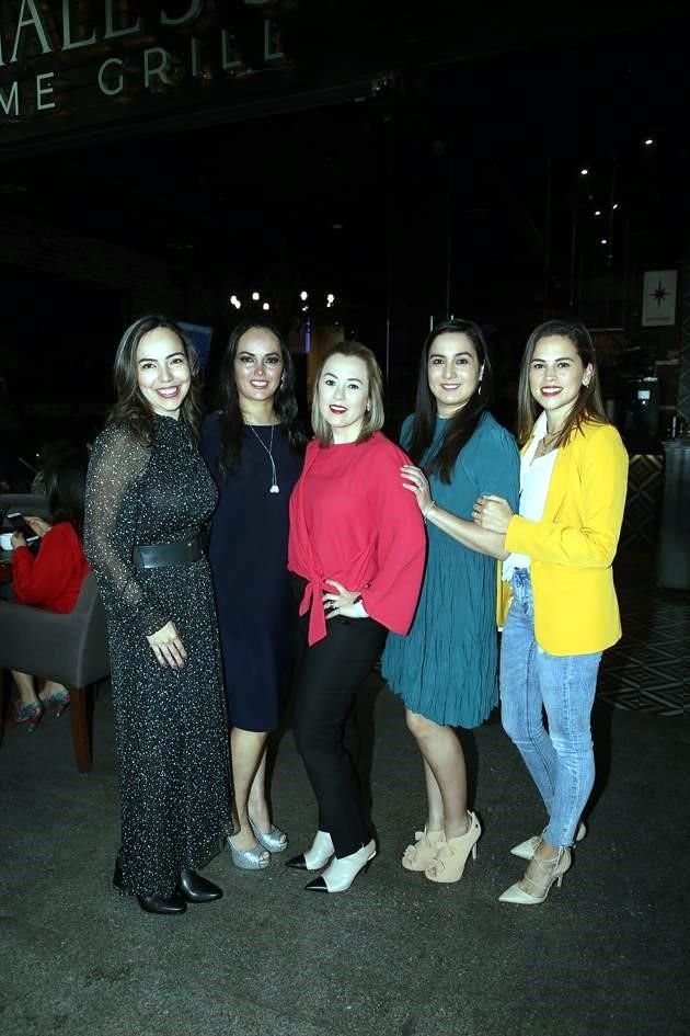 Alma Leal de Castilla, Isela Leal de Martínez, Cynthia Guevara, Adriana Rentería y Daniela Galán de Rodríguez