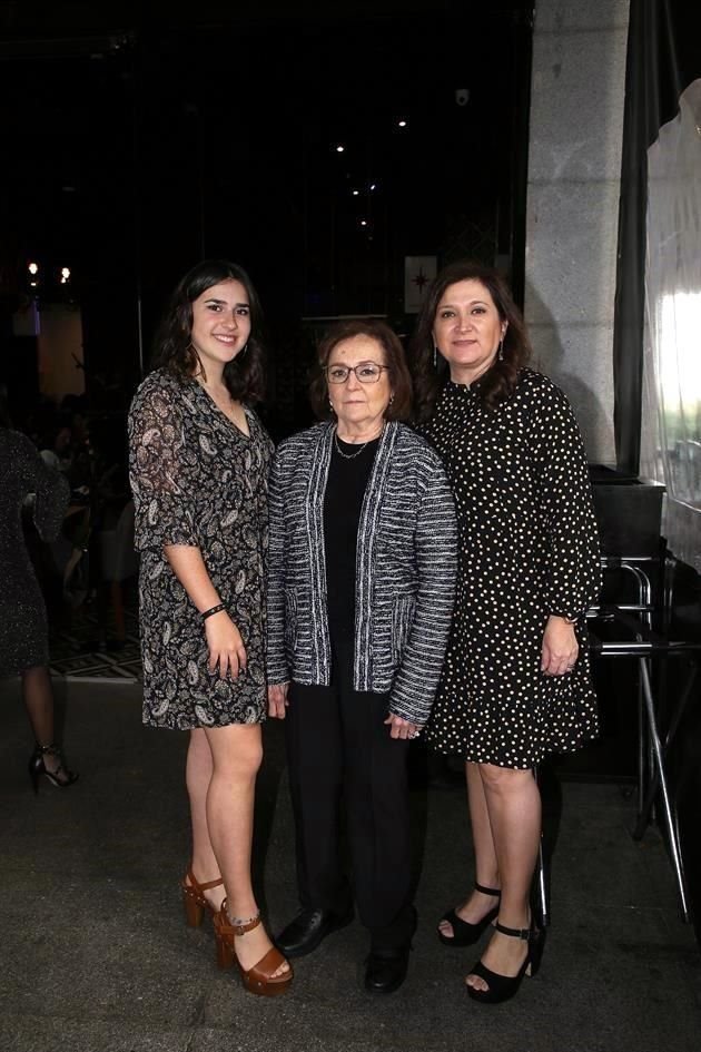 Melissa González, Teresita Martínez de Páez e Irma Páez de González