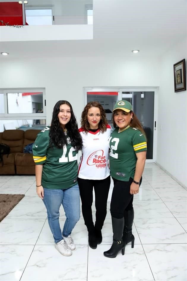 Denisse Carmona, Sandra Treviño y Miriam Bautista