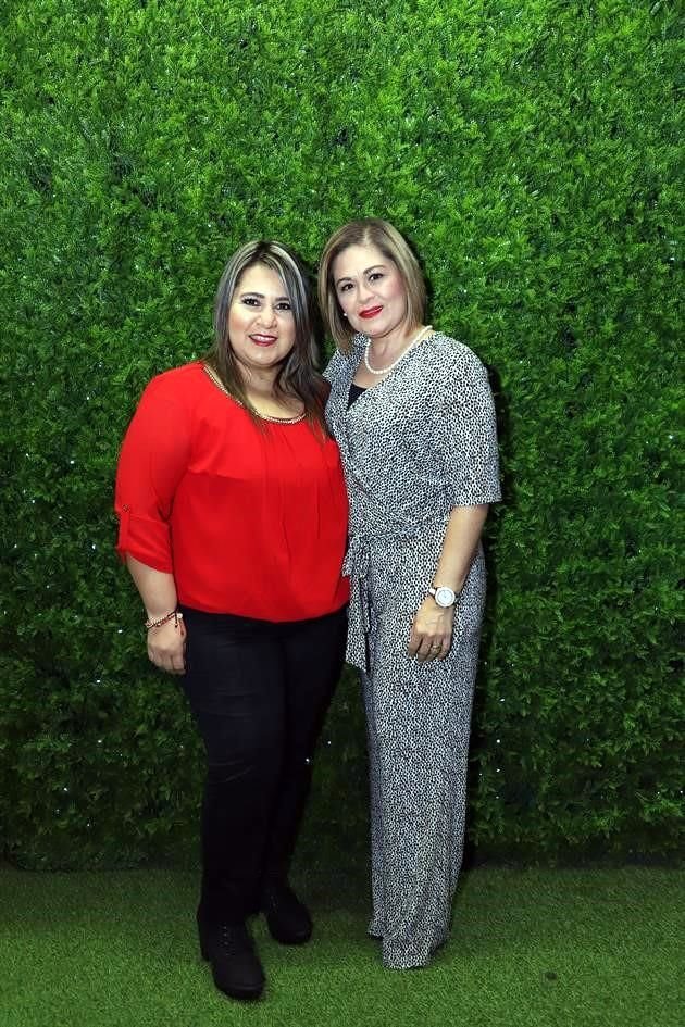 Maribel Cuéllar de Martínez y Yadira Soto de Elizondo