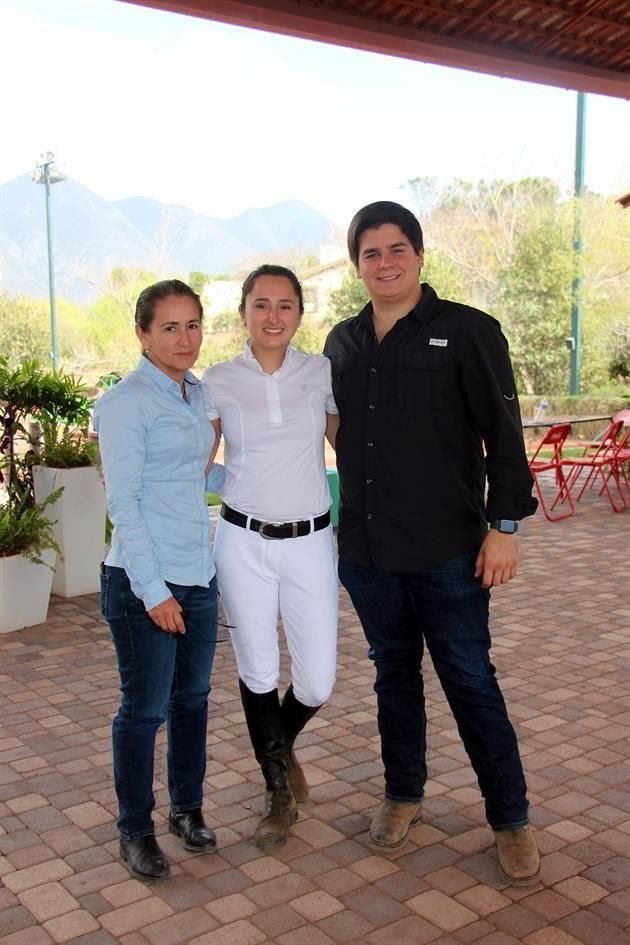 Simona Medina, Zara Fernández y José Ramiro Hernández