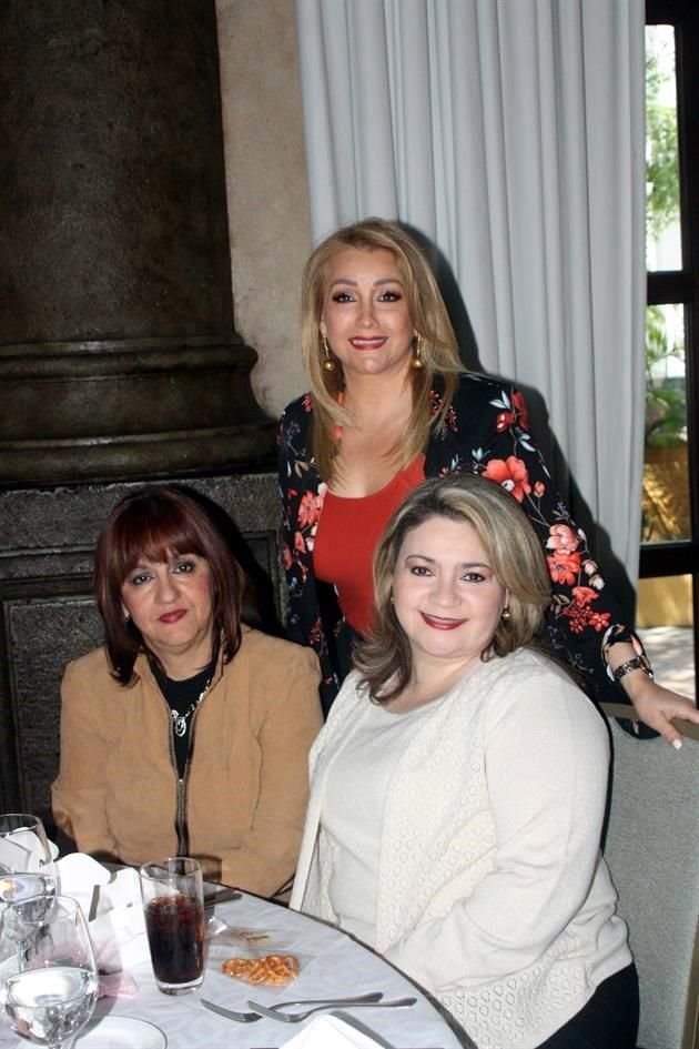 Marilú de Faz, Laura de Santos y Gaby Flores