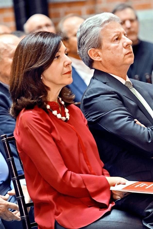 Claudia Garza de Zambrano y Rogelio Zambrano