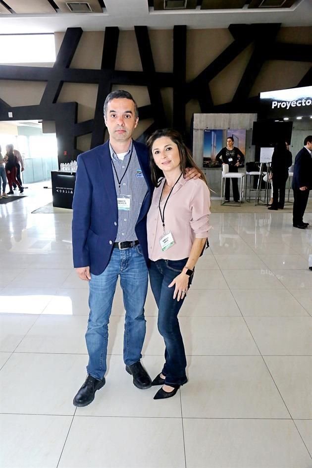 Roberto Moncayo y Marcela Garza