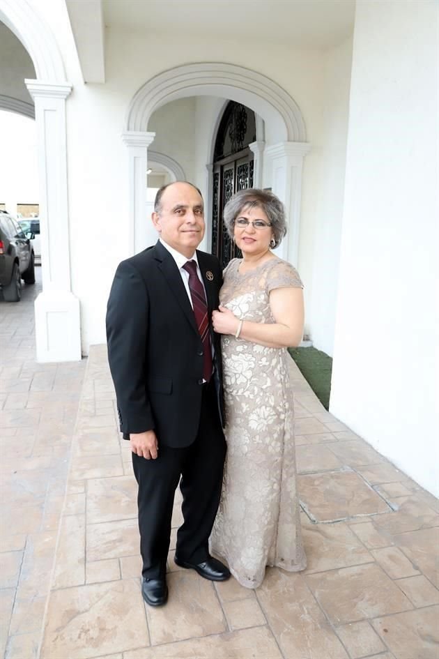 Armando López y Érika Ramos de López