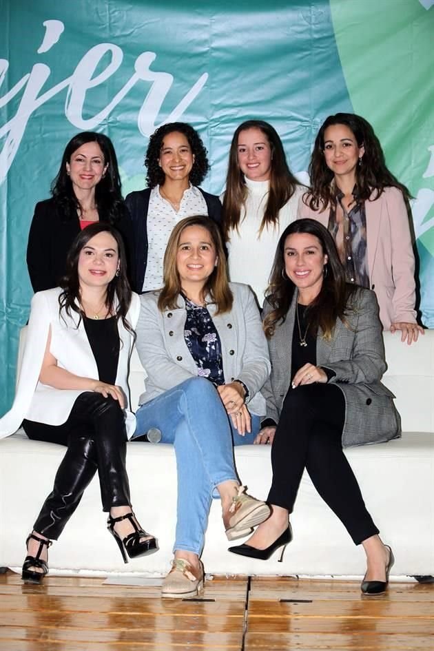 Angelina Espino-Barros, Mariana Esquer, Cory López, Valeria Guerra, Ale Mancillas, Dianis Hernández y Miriam Salas