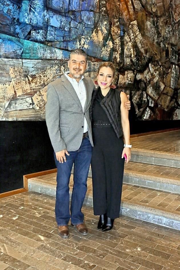 Héctor Elizondo y Alma Rodríguez