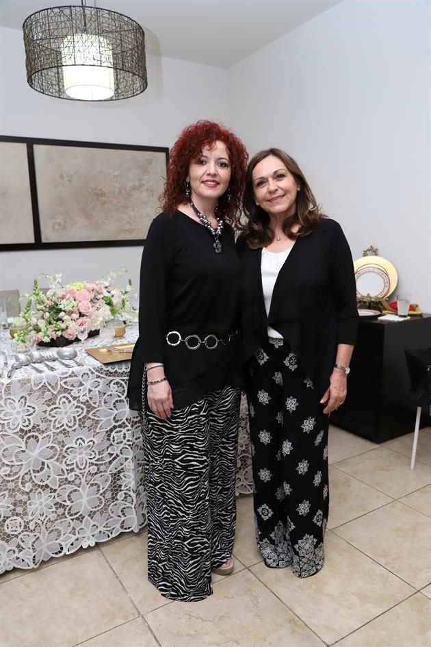 Anfitrionas: Mónica Mora de Elizondo y Fátima Villegas de Montes
