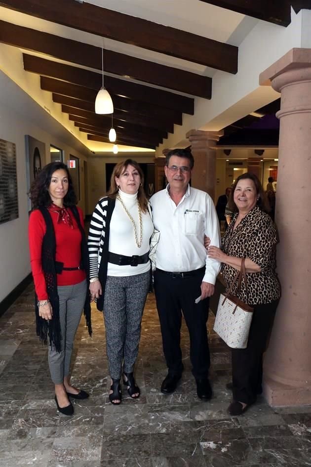 Dora Carulla, Rosa María de Andonie, Mario Andonie e Idalia Escamilla