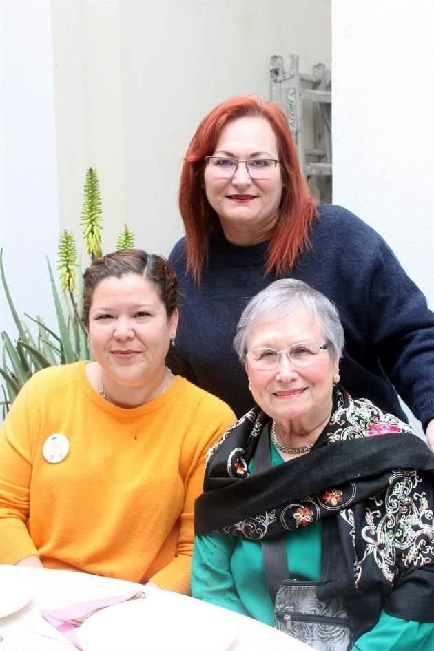 Martha Caballero de Valdez, Cecilia García y Laura Elda Gómez