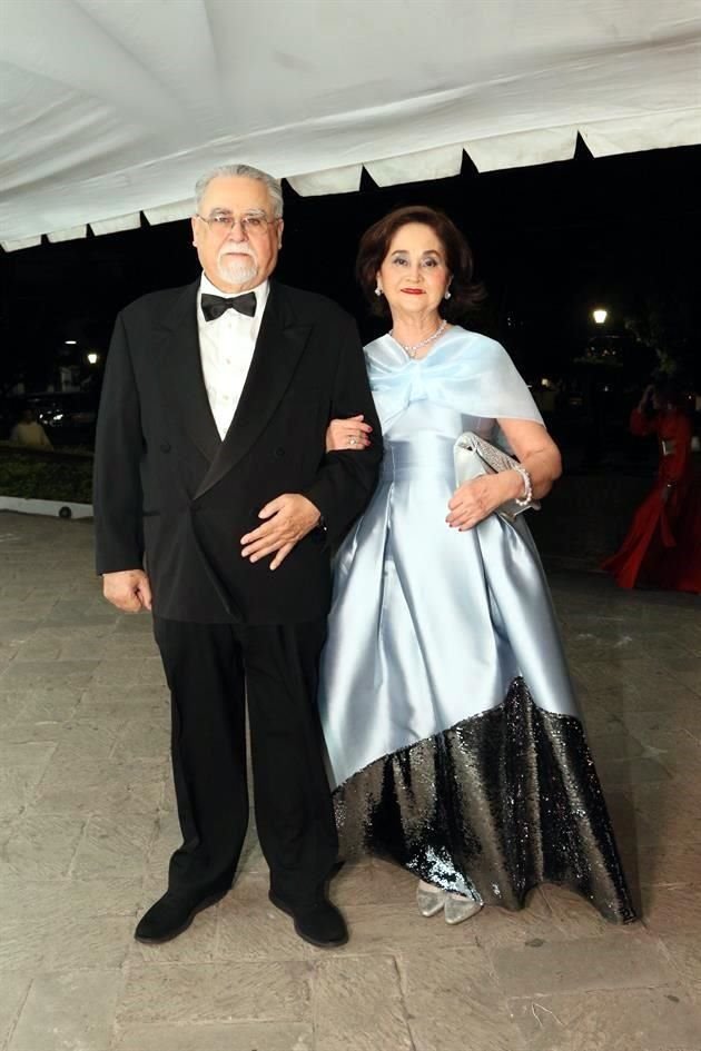 Héctor M. Leal y Rosalía Galán de Leal
