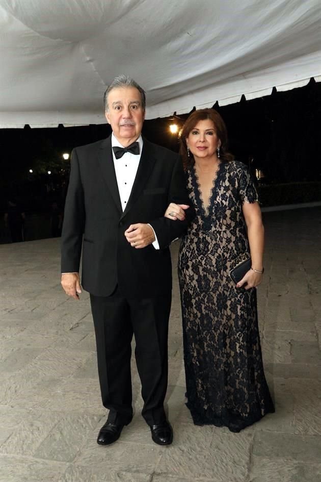 Ramiro Hernández y Blanca Garza de Hernández