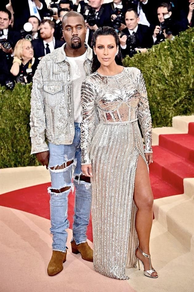 Kanye West y Kim Kardashian en Balmain, 2016