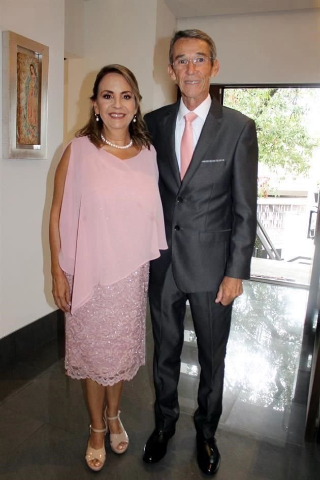 José Lópezmalo Ramírez y Graciela Vélez de Lópezmalo
