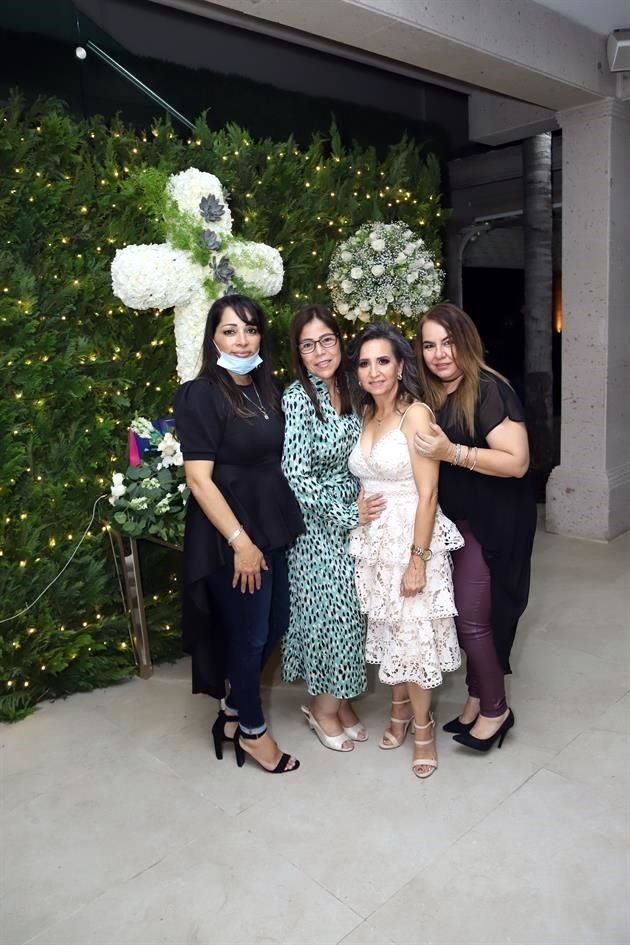 Margarita de Garza, Claudia Rojas Villarreal, Rebeca Villarreal Garza y Marilú Guerra de Villarreal