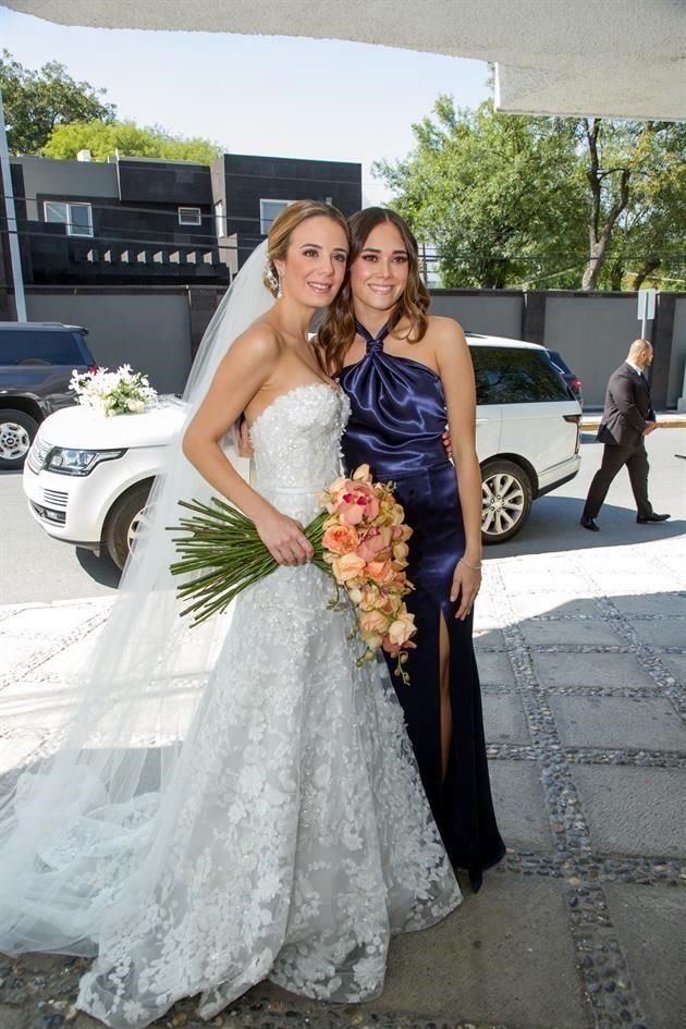 La novia acompañada de Andrea Maiz