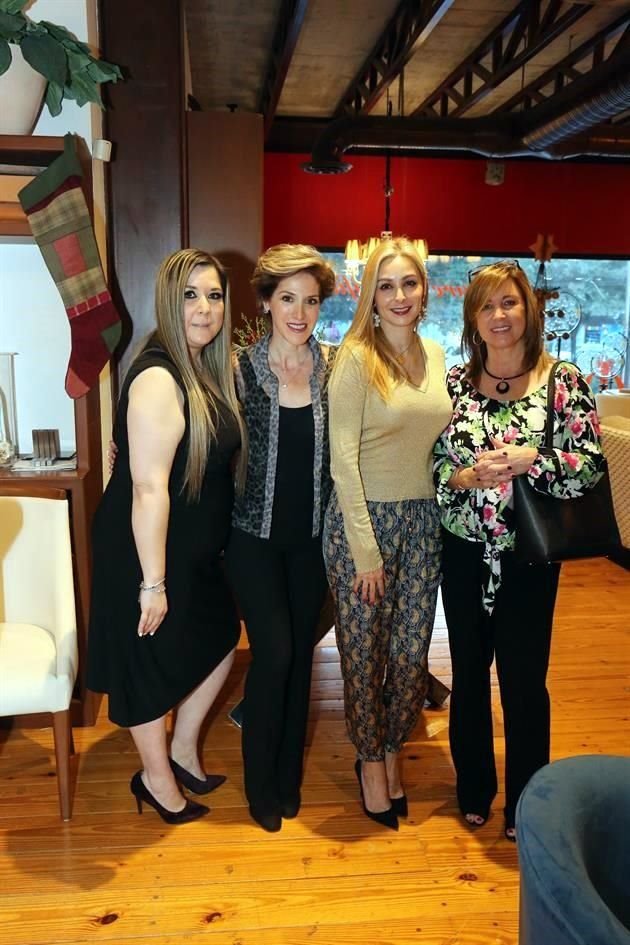 Bárbara Salinas, Alejandra Maiz de Lozano, Mónica Reyna y Laura Furber de González