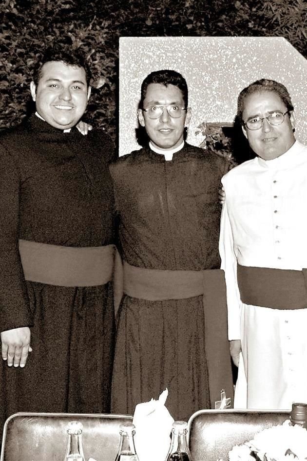 En el 2001, junto al Padre Agustín Rojano y su compañero José Alberto Chávez