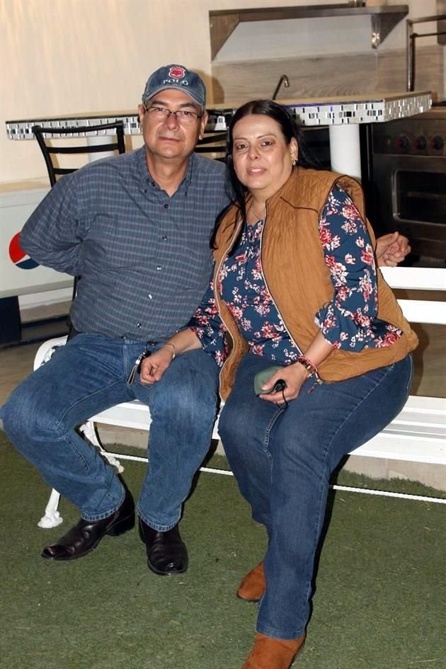 Jesús González y Martha Rodríguez