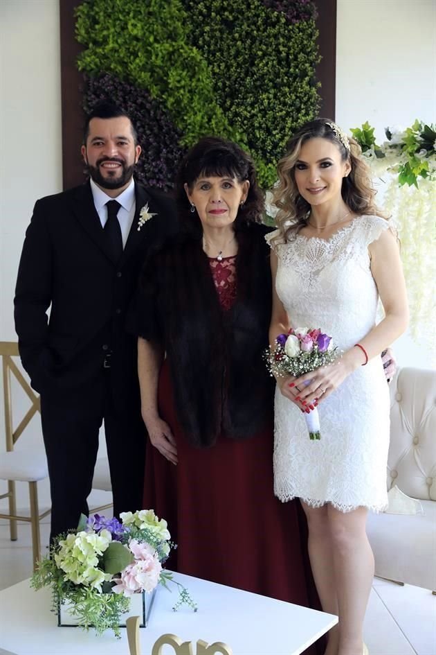 Héctor Javier Gutiérrez Falcón, Maria Guadalupe Cavazos y Nora Rangel