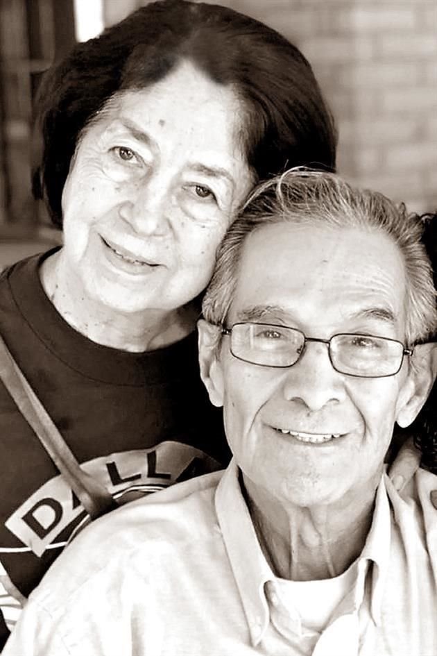 2020 Ernesto Uresti Rodríguez con su esposa María de los Ángeles Villarreal de Uresti
