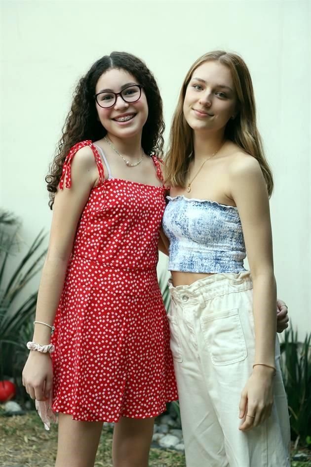 Regina Izaguirre y Fernanda Sáenz