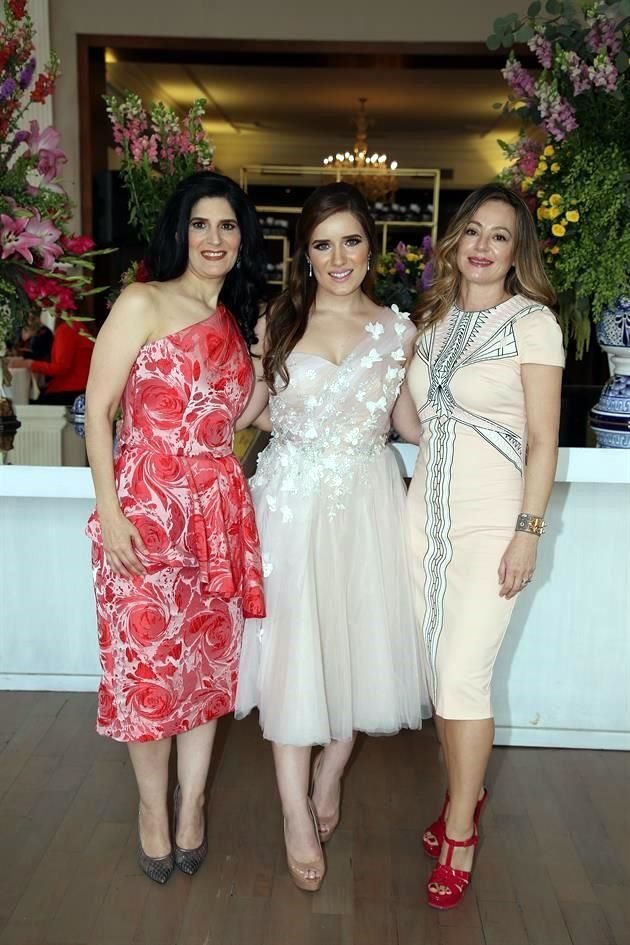 Sandra Vargas Bravo, Daniela Espinoza Vargas y Graciela Elizondo