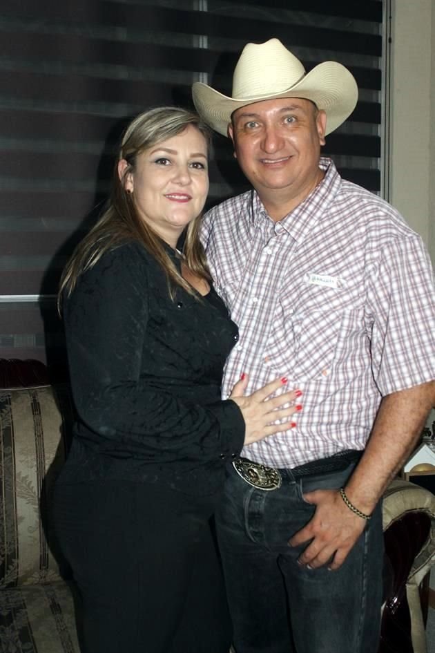 Linda Villarreal y Gonzalo Garza