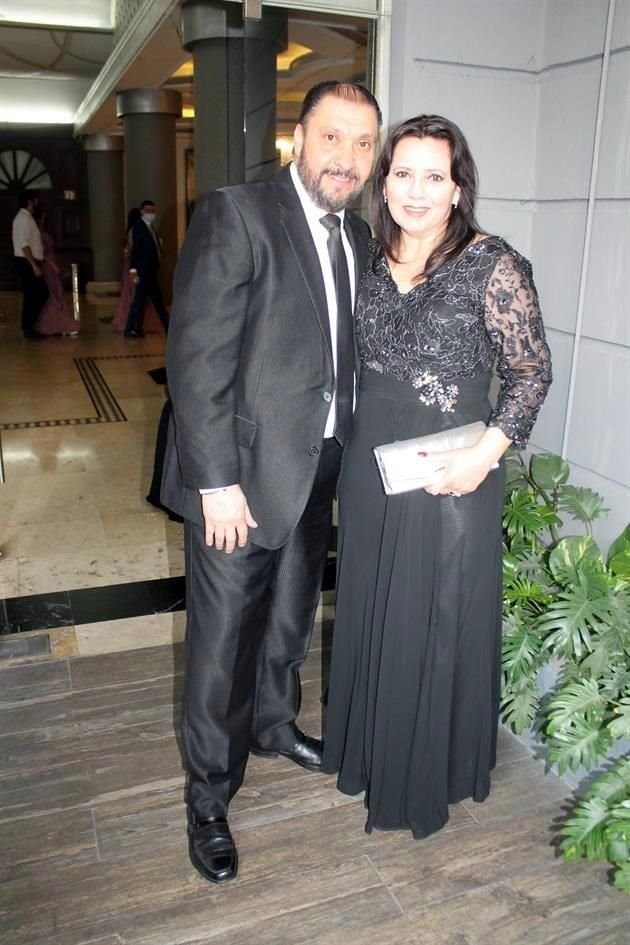 Héctor Rodríguez y Jannette Macías