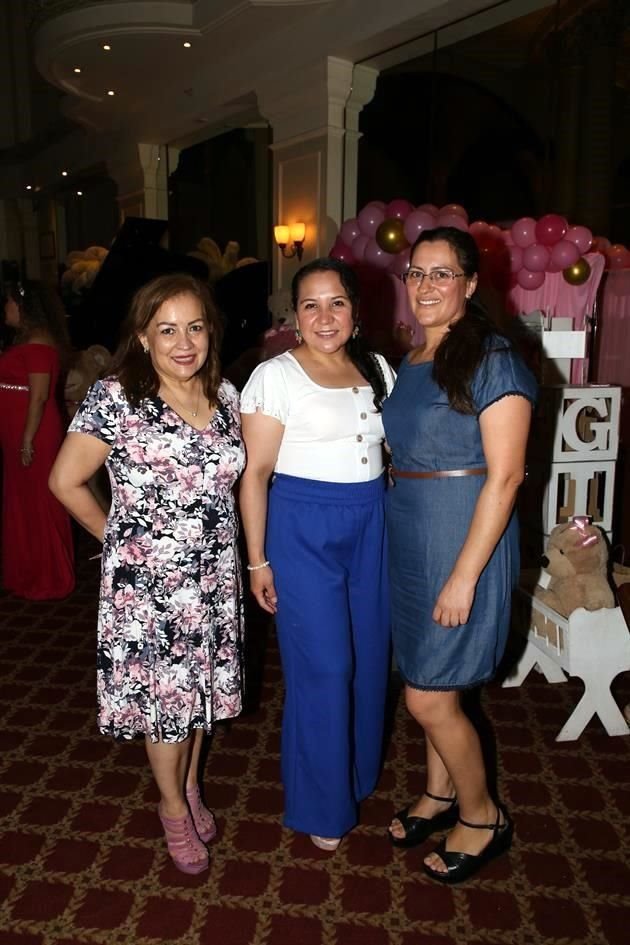 Adriana Díaz, Martha Hernández y Erika Vázquez