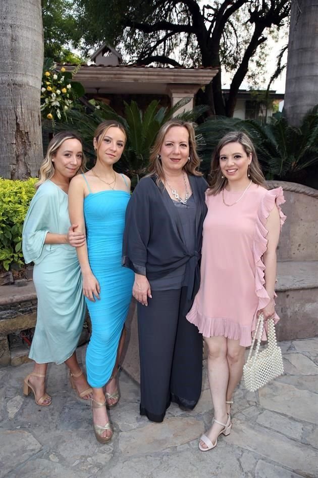 Paulina Carrillo, Regina Carrillo, Nina Salazar y Mariana Carrillo