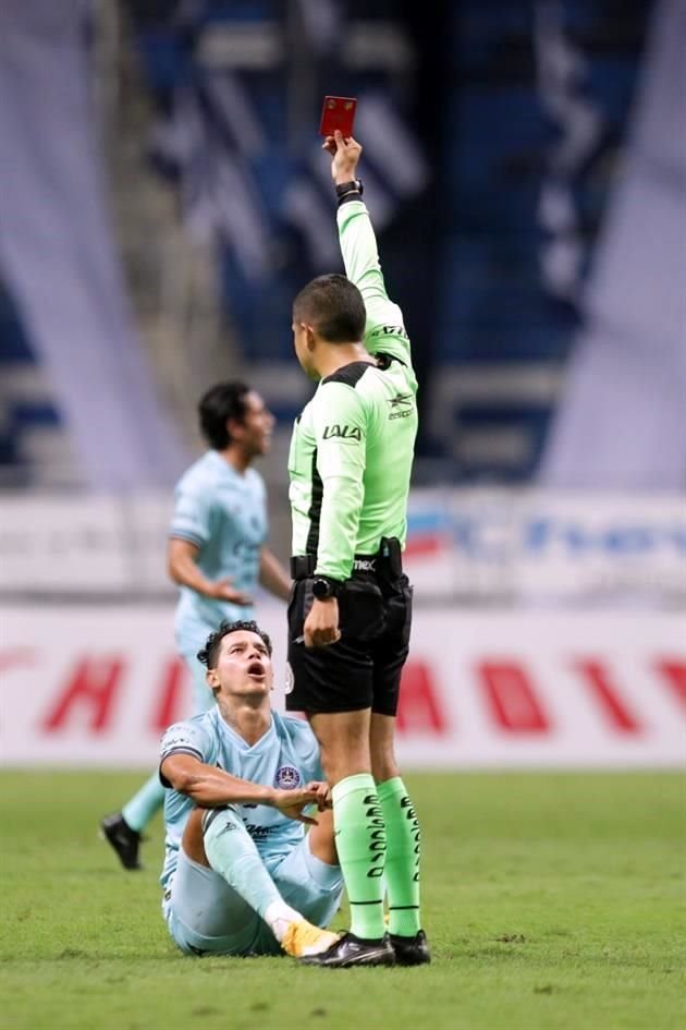 La expulsión de Giovanni Augusto al 67' dejó emproblemado a Mazatl+án, que quedó eliminado.