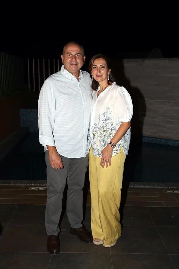 Eduardo Guajardo y Mary Carmen González de Guajardo