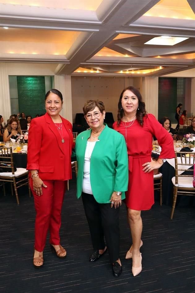 Julia Núñez, Mary Jacques y Fina Romero