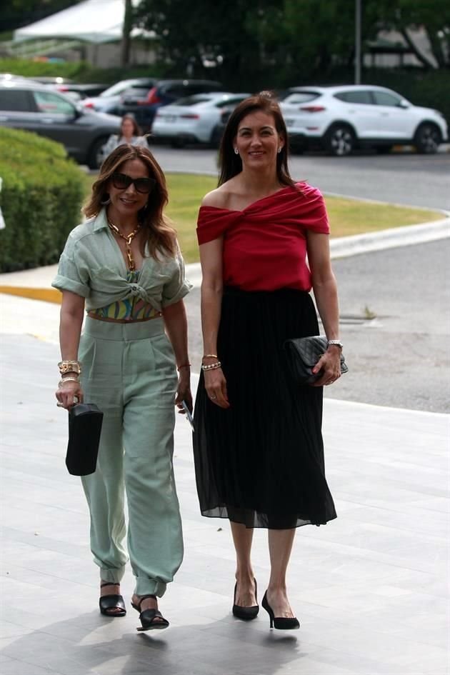 Sylvia Treviño y Nancy Muñoz de Arria
