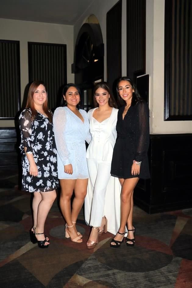 Paola Ramos, Pamela Flores, Martha Cecilia Salazar Puente y Valeria Ramos
