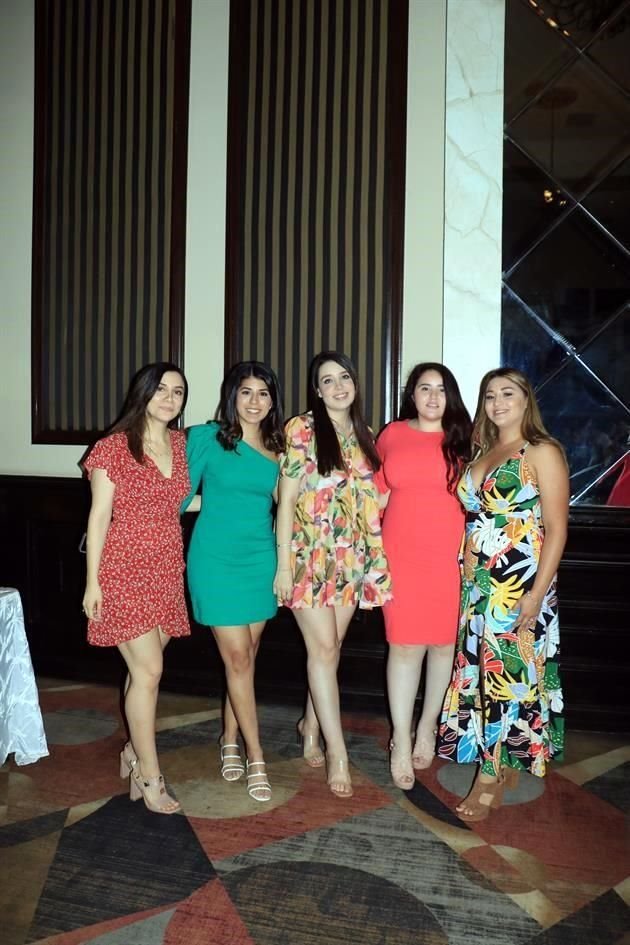 Cindy Suárez, Marisol Montemayor, Karen Carrizales, Valeria Cantú y Marcela Veliz