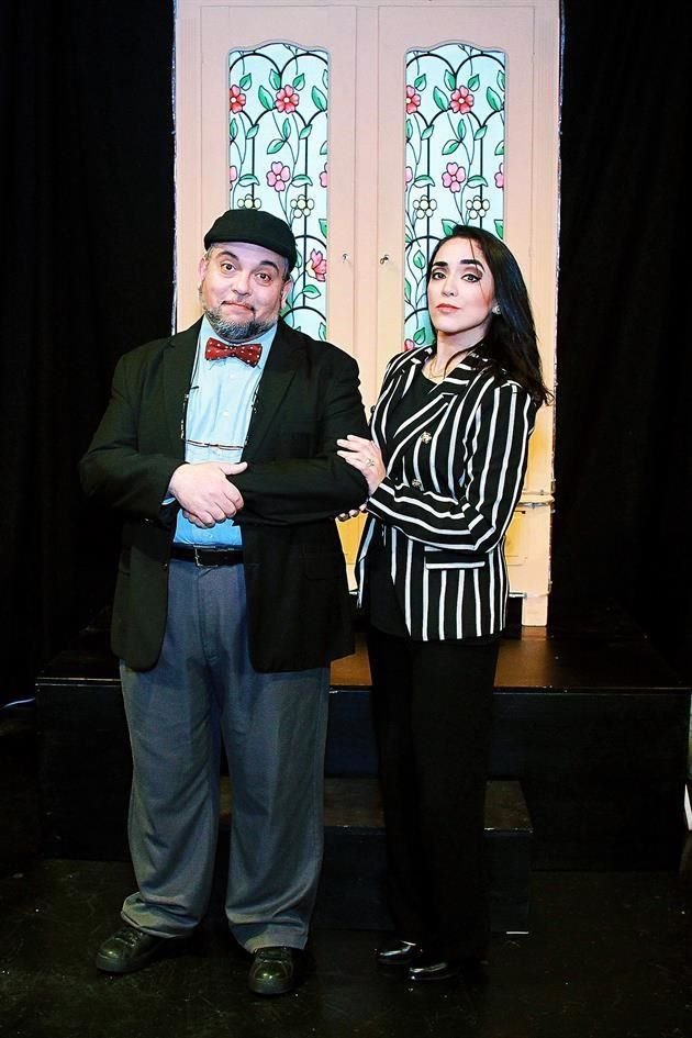 Jorge Rodríguez Tueme y Mariana Cañedo participan en la obra 'Me Gusta Juan Gabriel, ¿Y Qué?', en los papeles principales.