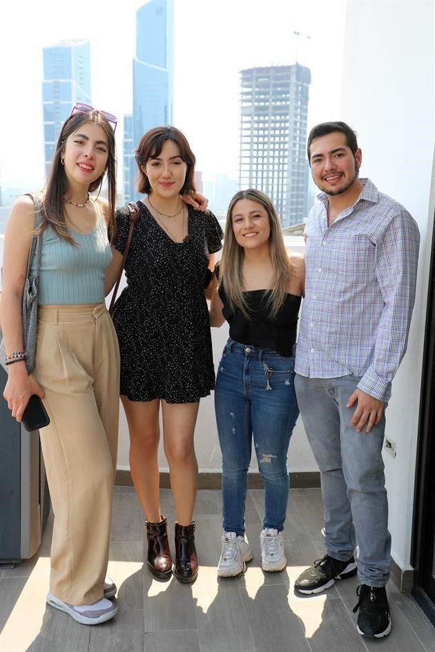 Daniela Elizondo, Paulina González, Daniela Mancha y Arturo González