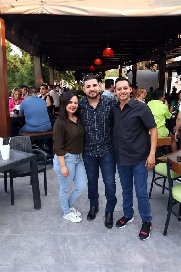 Cindy Rodríguez, Brandon Carrillo y Brayan Alejo