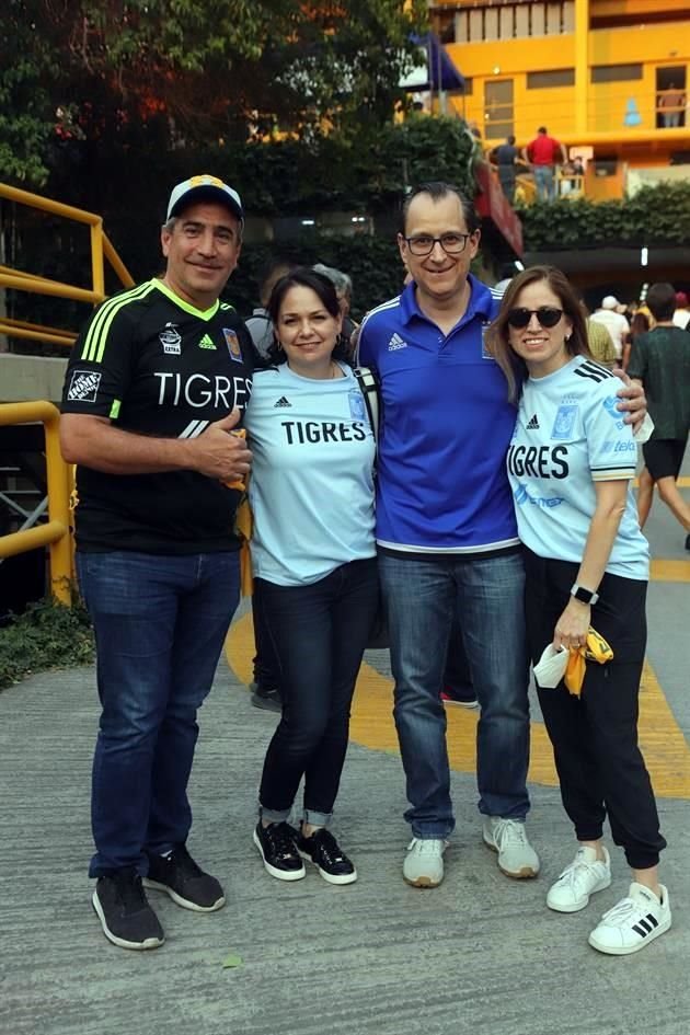 Juan Hoyt, Cristina de Hoyt, Saúl Marenco y Cecilia de Marenco