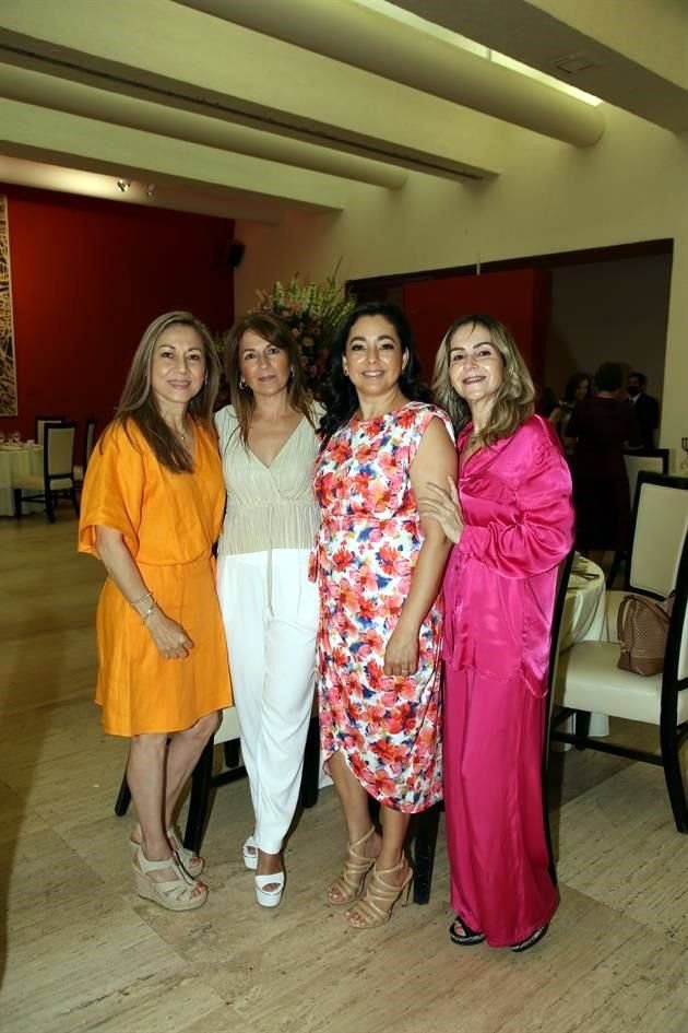 María Esther Pacheco, Verónica García, Betty Ortiz de Montoya y Leticia Campos