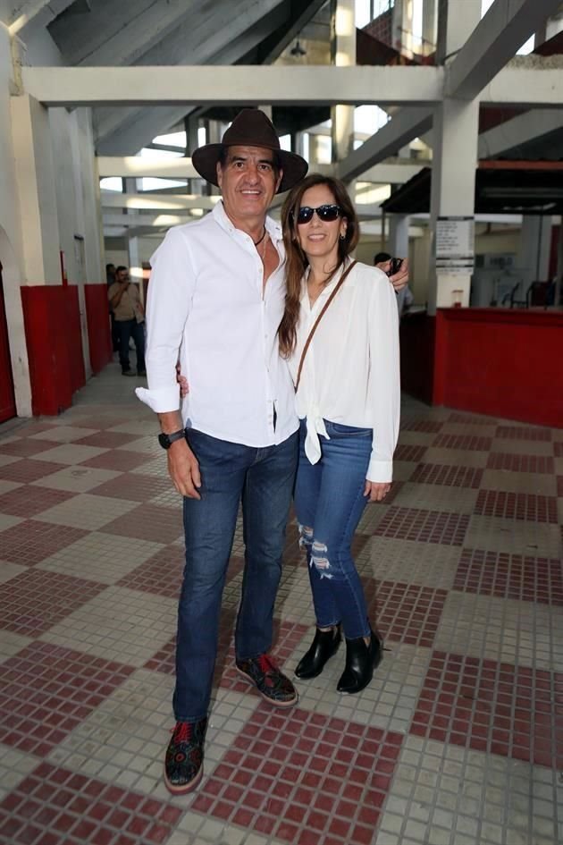 Roberto Castillo y Nina Villarreal