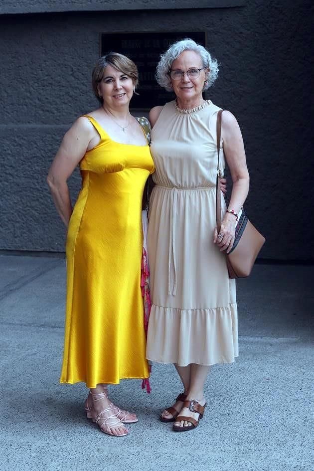 María Luisa Salinas y Cecilia Garza