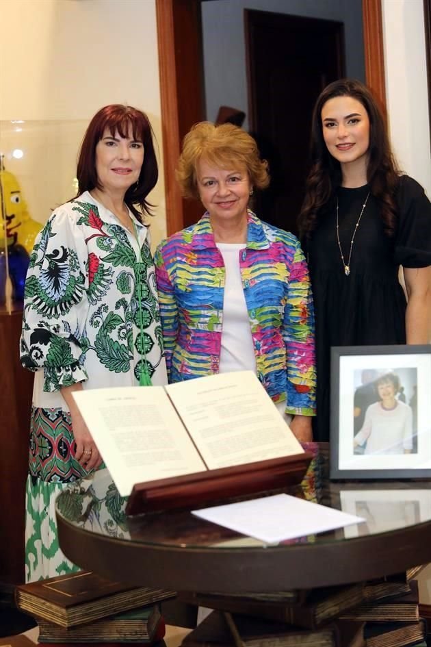 Leonor Guzmán de Vázquez, Rosmarie Thommen y Leonor Vázquez